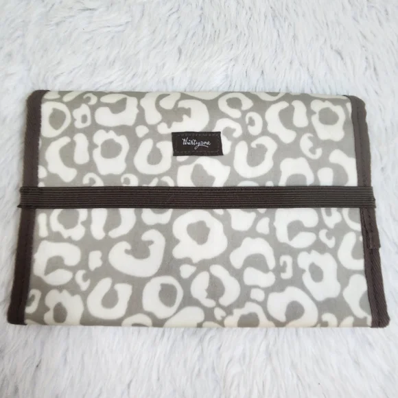 Thirty-one Pocketed Organizer - Picture 5 of 14